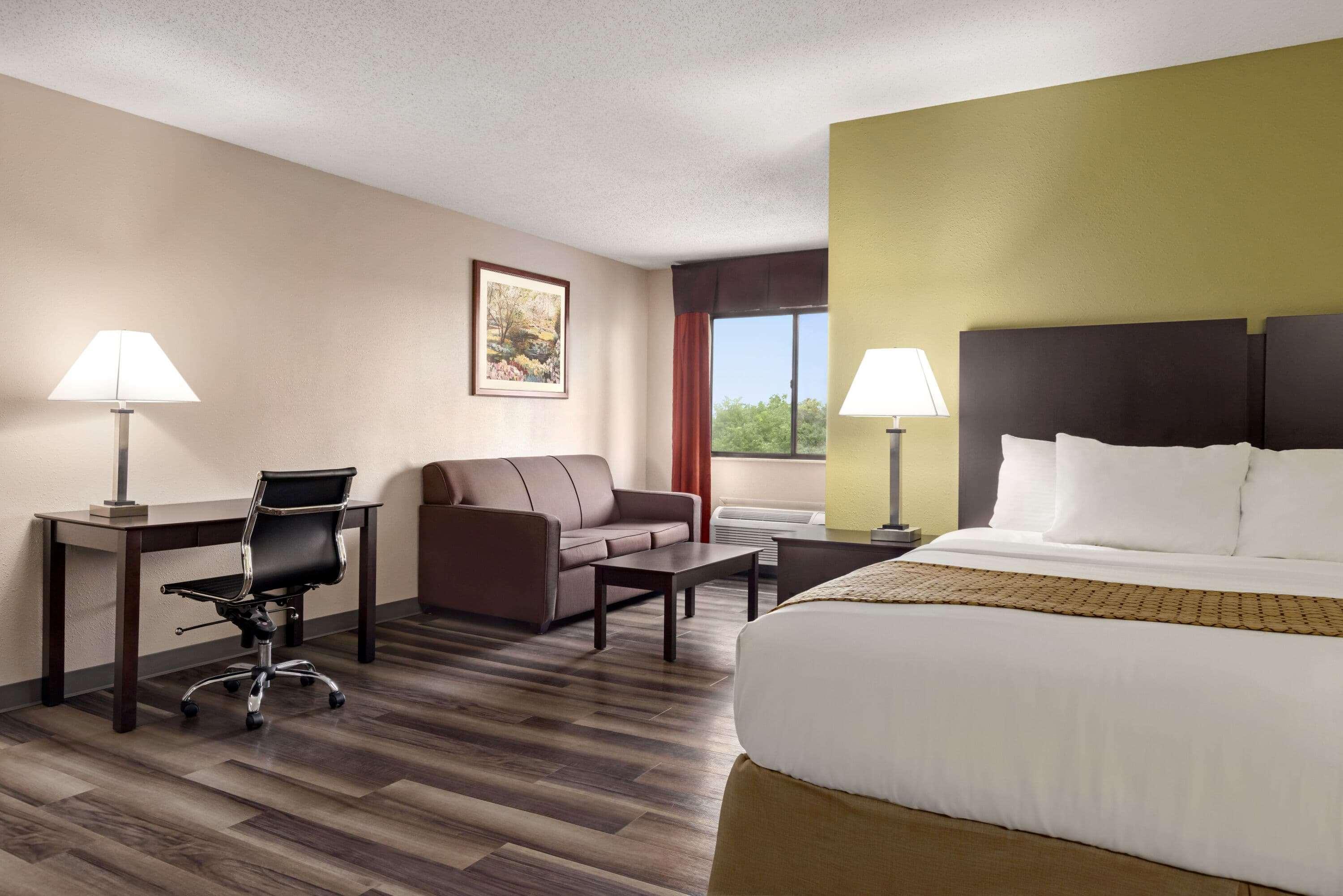 Baymont By Wyndham Monroe Exterior foto